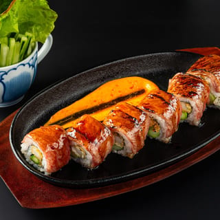 DEL - Surf n Turf Maki
